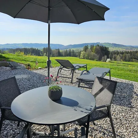Schoene Dach-ferienwohnung Magdalena In Ruhiger Umgebung Apartament