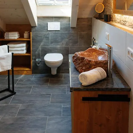 Schoene Dach-ferienwohnung Magdalena In Ruhiger Umgebung * Böbing