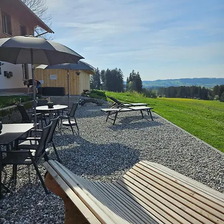 Schoene Dach-ferienwohnung Magdalena In Ruhiger Umgebung *