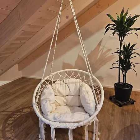 Schoene Dach-ferienwohnung Magdalena In Ruhiger Umgebung Böbing