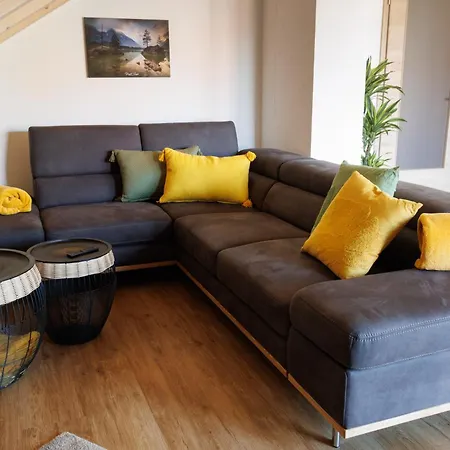Apartament Schoene Dach-ferienwohnung Magdalena In Ruhiger Umgebung Böbing
