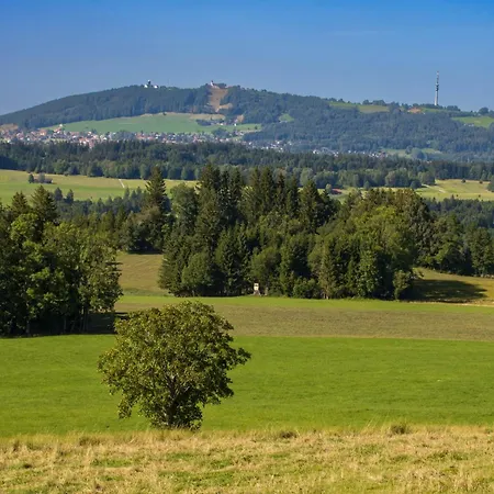 Schoene Dach-ferienwohnung Magdalena In Ruhiger Umgebung Apartament